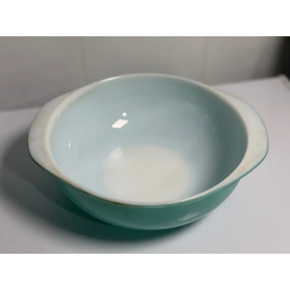 VTG Pyrex Casserole Bowl Turquoise Blue 024 2QT Round Serving Dish Milk Glass
